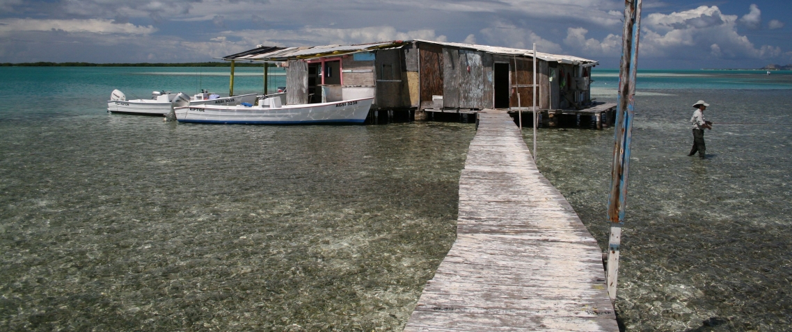 Puerto de barcos en el archipiélago de Los Roques 